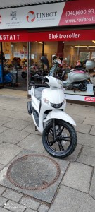 Peugeot Tweet PRO Lieferservice-Roller